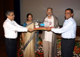 Dr. P.D. Gupta and Shri C. K. Pithawa presenting a souvenir to Dr. V. C. Sahni and Mrs. Sahnai