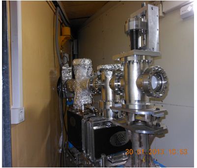 A view of filters and phosphor screen assembly installed in the hutch of X-DBL