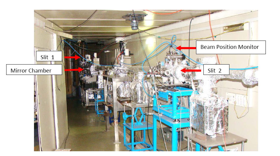 Optical hutch part-1 (toroidal pre-mirror chamber, BPM and slit)